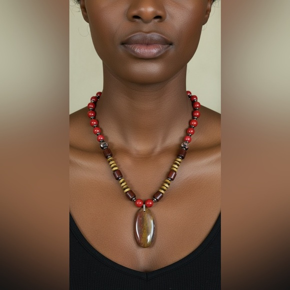 24 inch Coral and Wood bead necklace NWOT - Picture 2 of 11